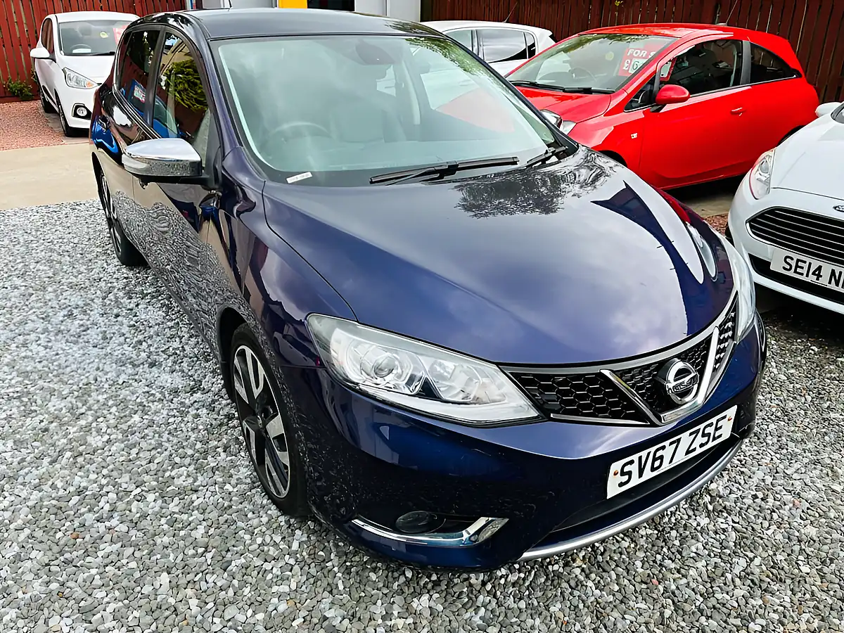 Used 2017 Nissan Pulsar Tekna Blue - Interior and Exterior details 8