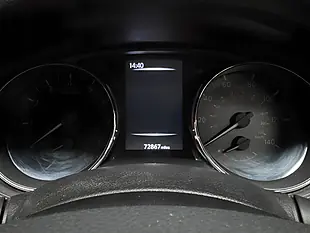 Used 2017 Nissan Pulsar Tekna Blue - Interior and Exterior details 12