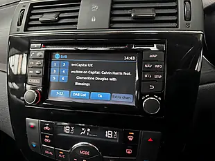 Used 2017 Nissan Pulsar Tekna Blue - Interior and Exterior details 13