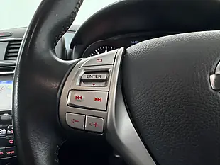 Used 2017 Nissan Pulsar Tekna Blue - Interior and Exterior details 16