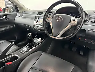 Used 2017 Nissan Pulsar Tekna Blue - Interior and Exterior details 3