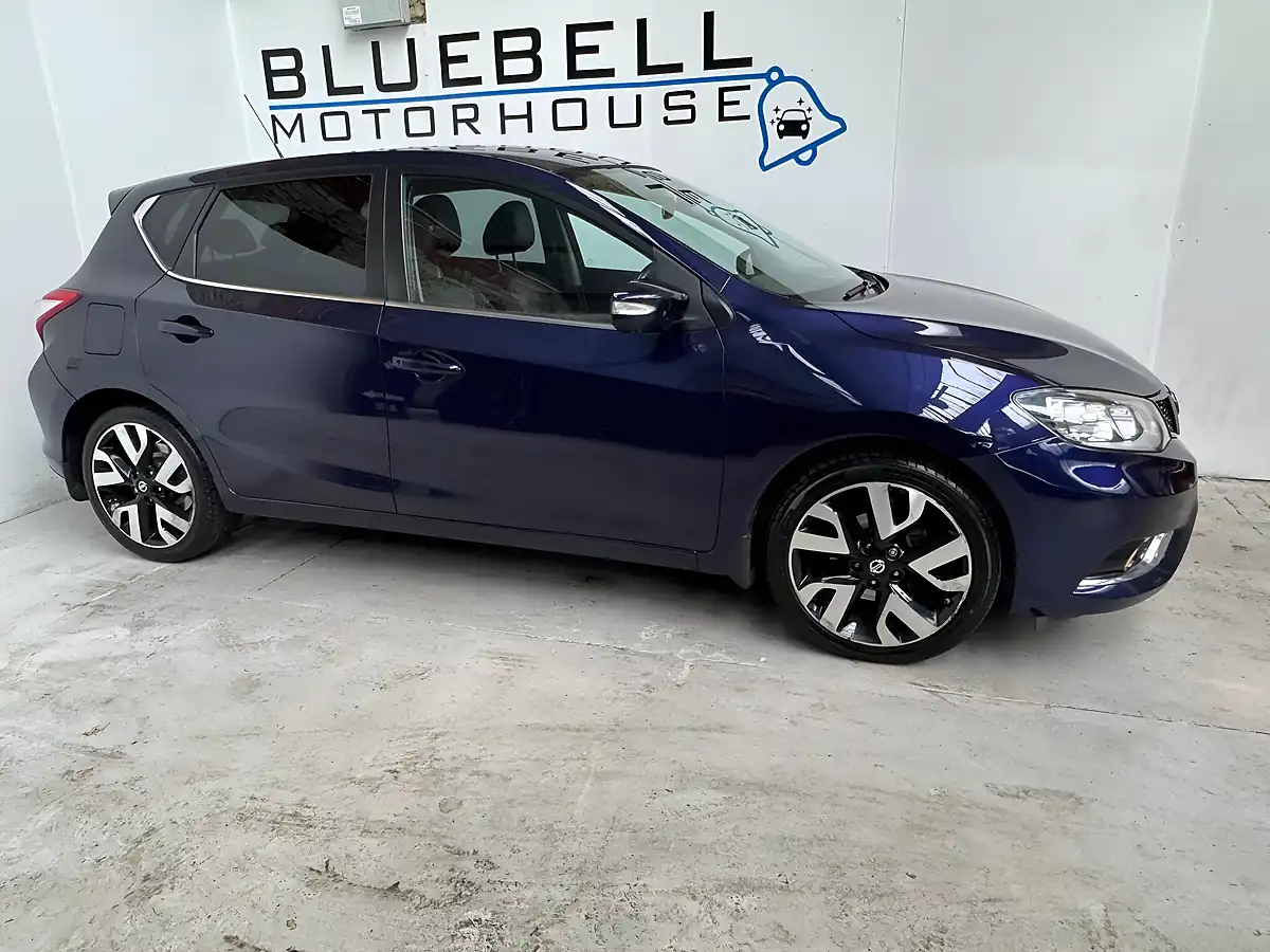 Used 2017 Nissan Pulsar Tekna Blue - Interior and Exterior details 8