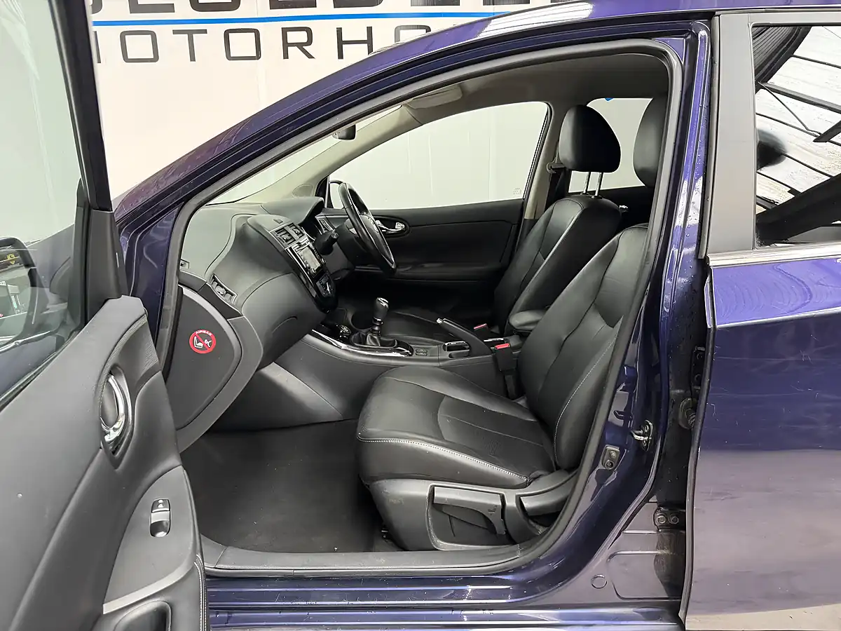 Used 2017 Nissan Pulsar Tekna Blue - Interior and Exterior details 9