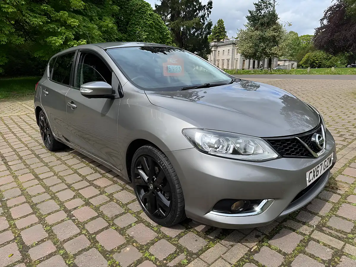 Used 2017 Nissan Pulsar Tekna Grey - Interior and Exterior details 11