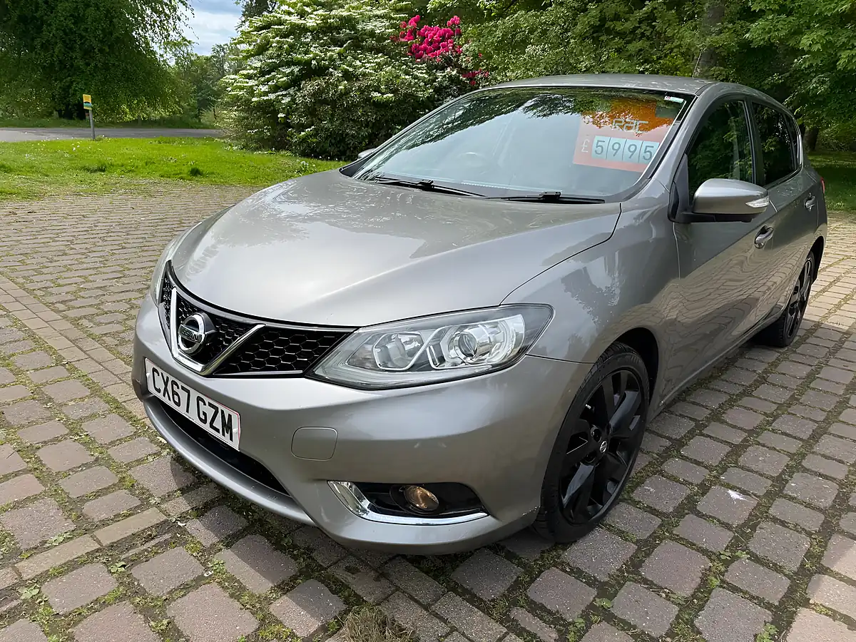 Used 2017 Nissan Pulsar Tekna Grey - Interior and Exterior details 13