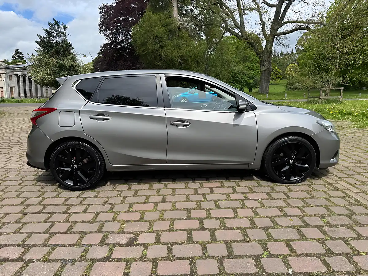 Used 2017 Nissan Pulsar Tekna Grey - Interior and Exterior details 14