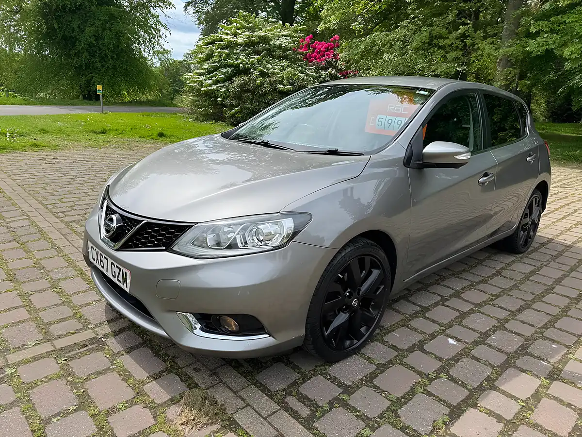 Used 2017 Nissan Pulsar Tekna Grey - Interior and Exterior details 15
