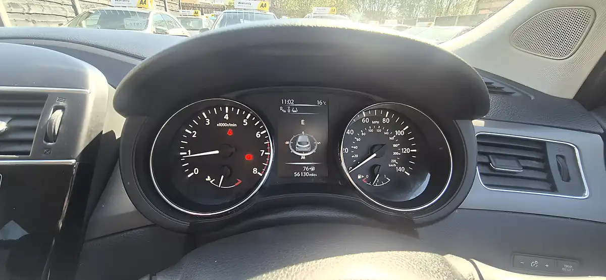 Used 2017 Nissan Pulsar Tekna Silver - Interior and Exterior details 11