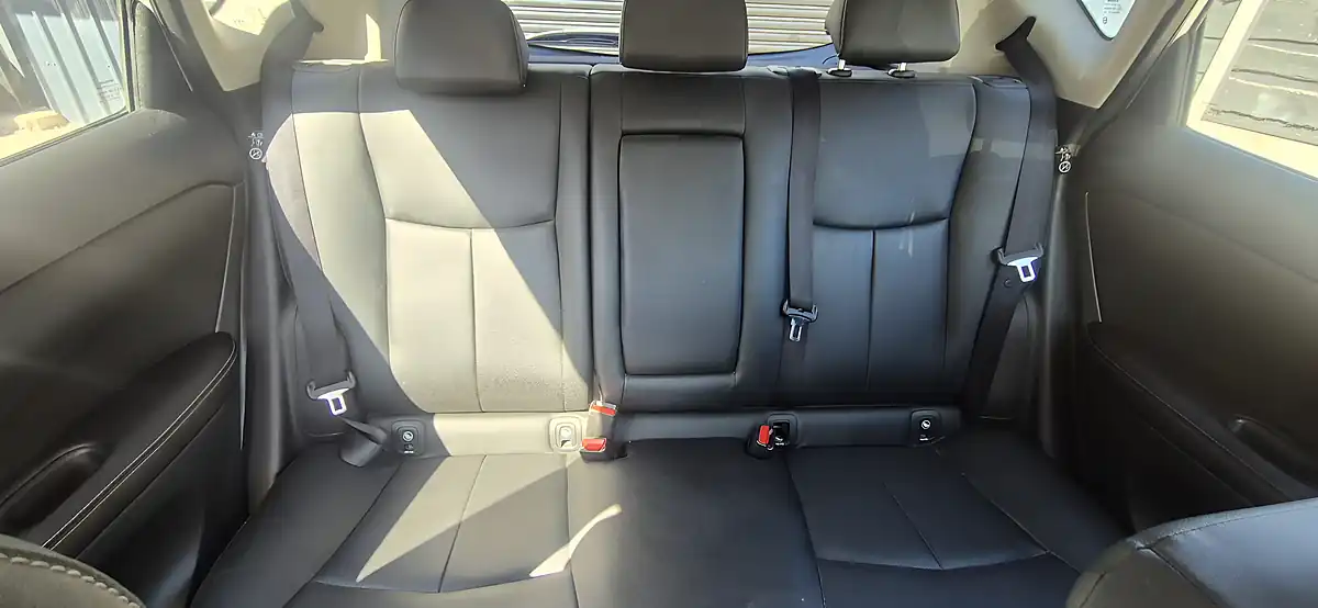 Used 2017 Nissan Pulsar Tekna Silver - Interior and Exterior details 17