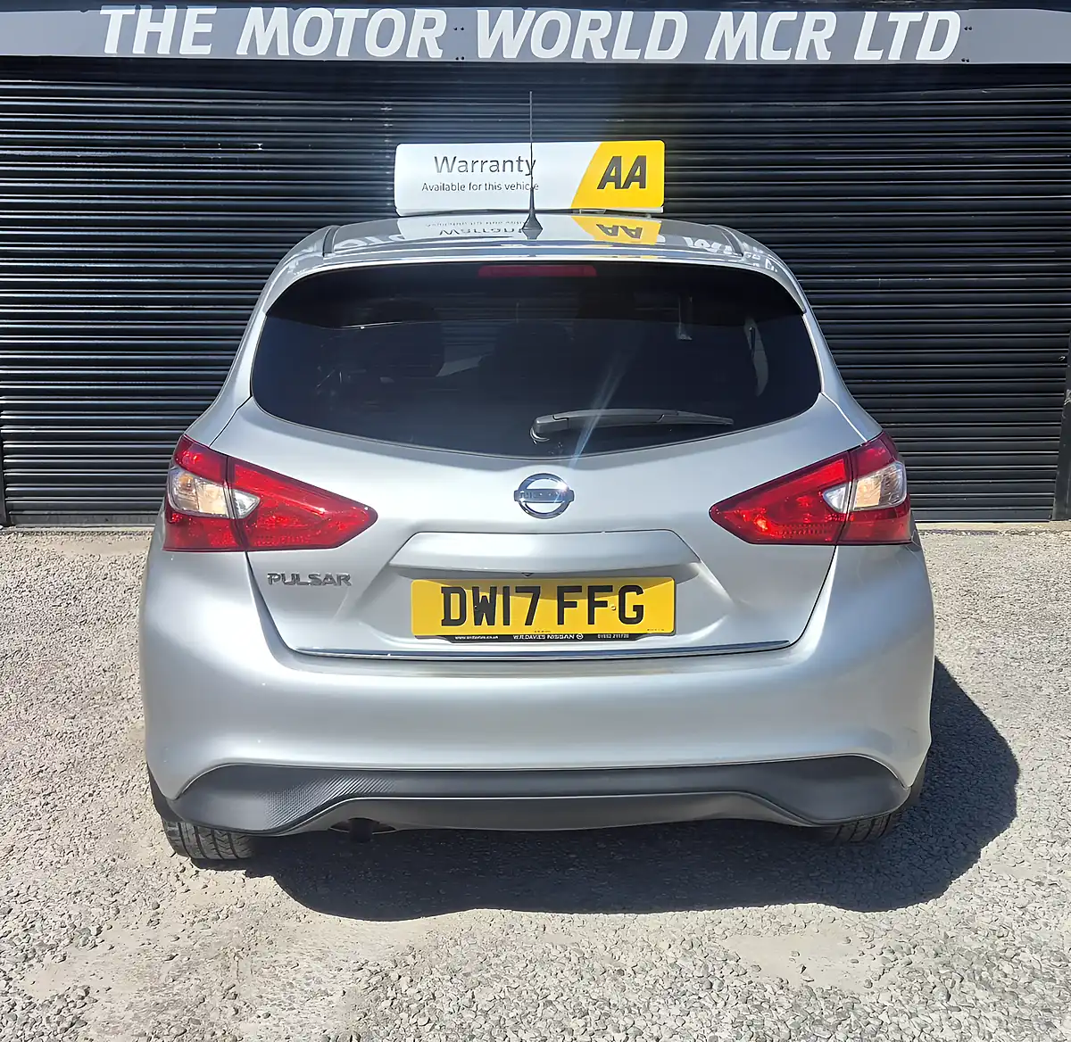 Used 2017 Nissan Pulsar Tekna Silver - Interior and Exterior details 4