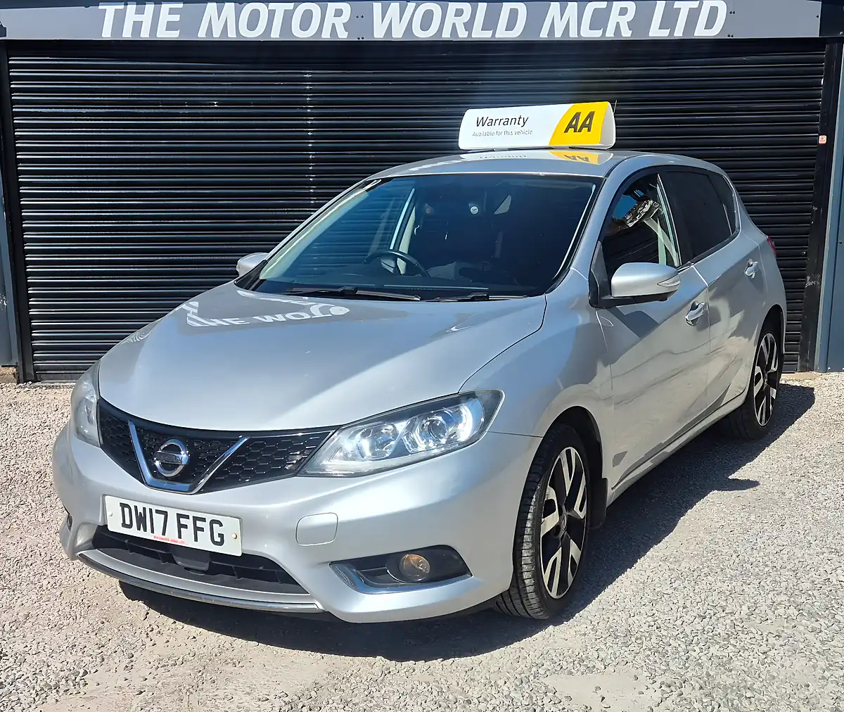 Used 2017 Nissan Pulsar Tekna Silver - Interior and Exterior details 7