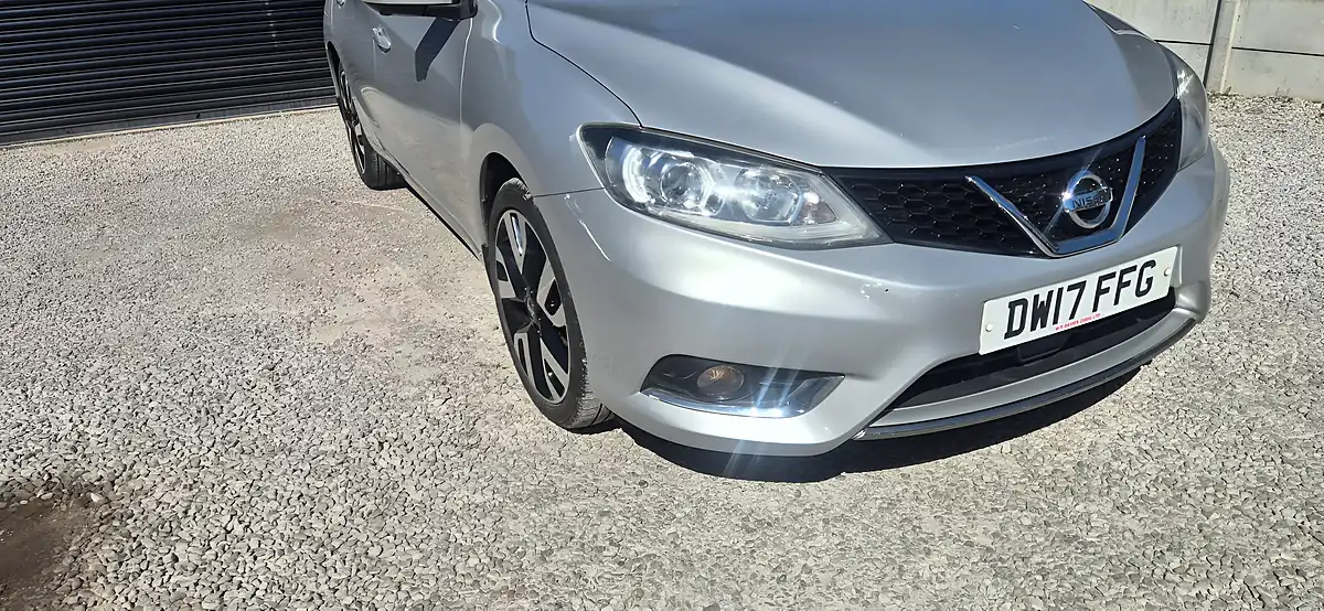 Used 2017 Nissan Pulsar Tekna Silver - Interior and Exterior details 8