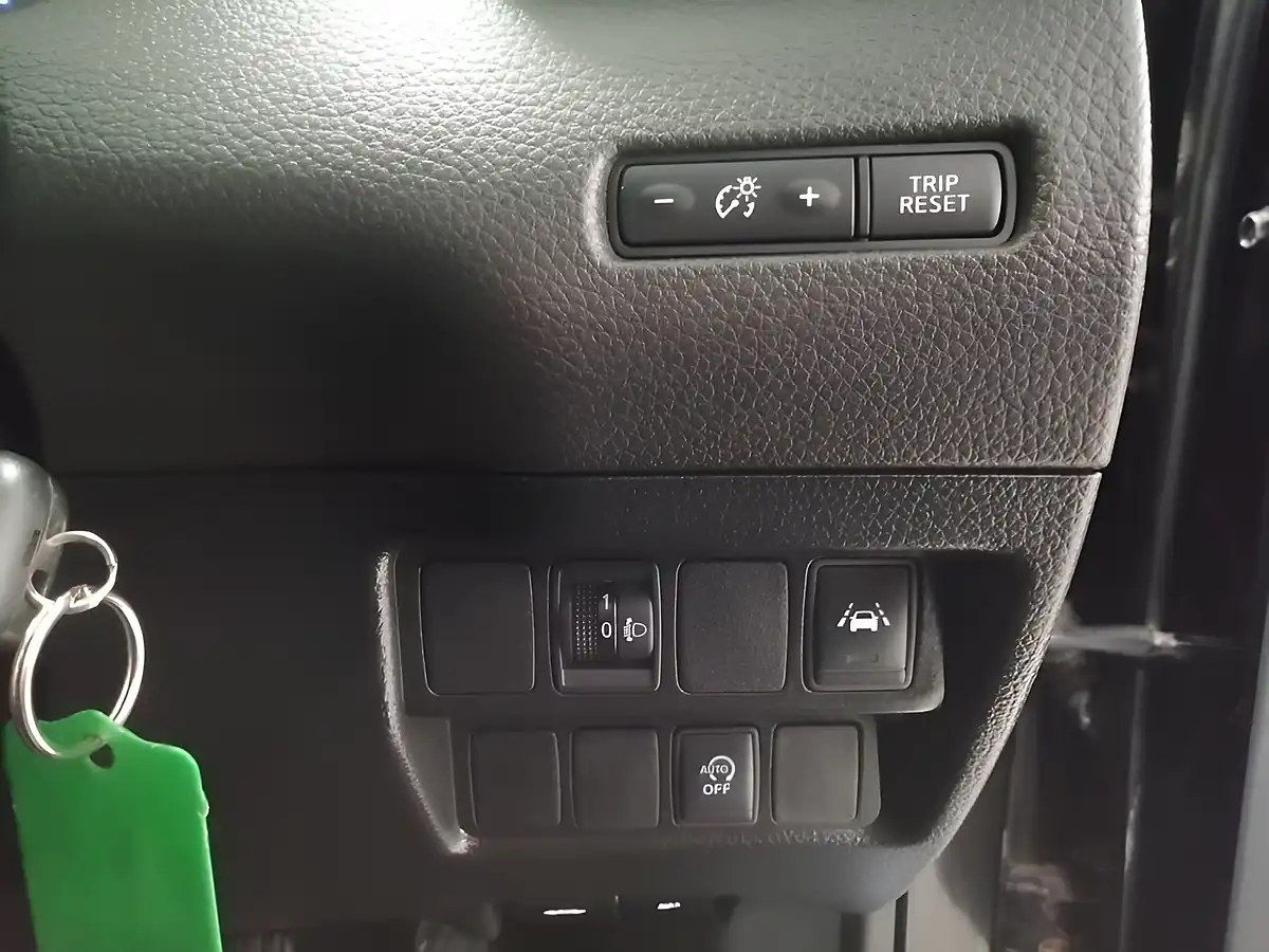 Used 2017 Nissan Qashqai Acenta Black - Interior and Exterior details 16