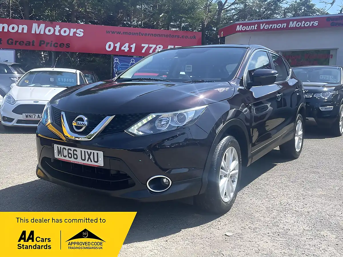 Used 2017 Nissan Qashqai Acenta Black - Front View