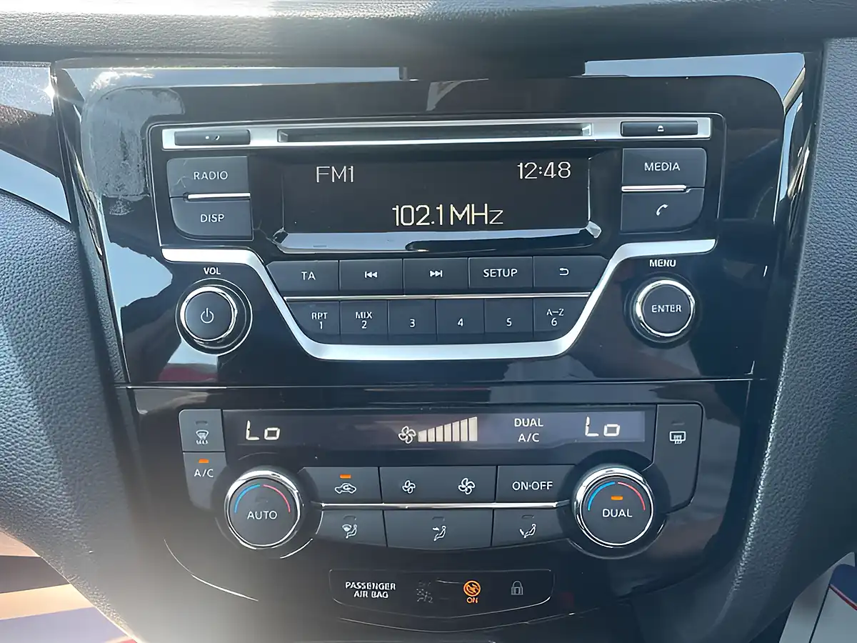 Used 2017 Nissan Qashqai Acenta Black - Interior and Exterior details 16