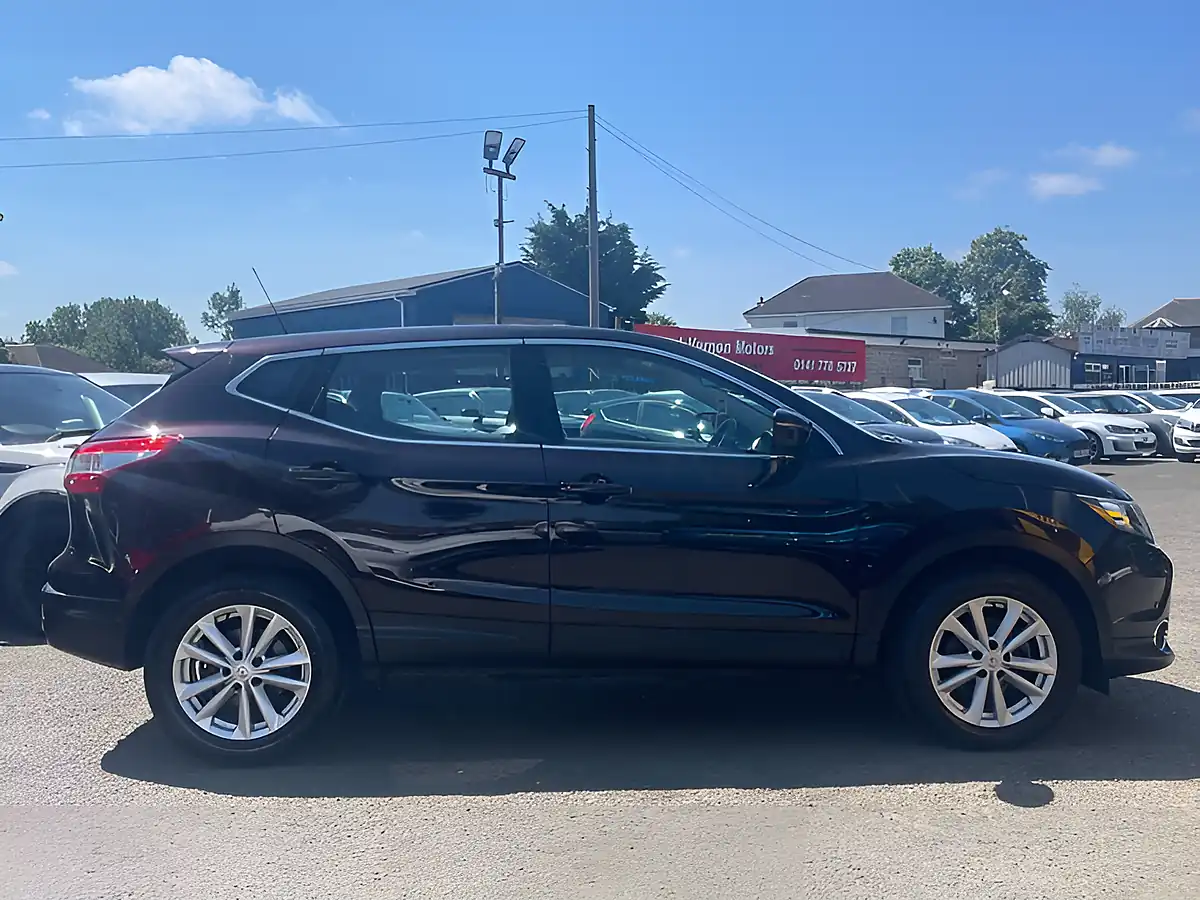 Used 2017 Nissan Qashqai Acenta Black - Interior and Exterior details 9