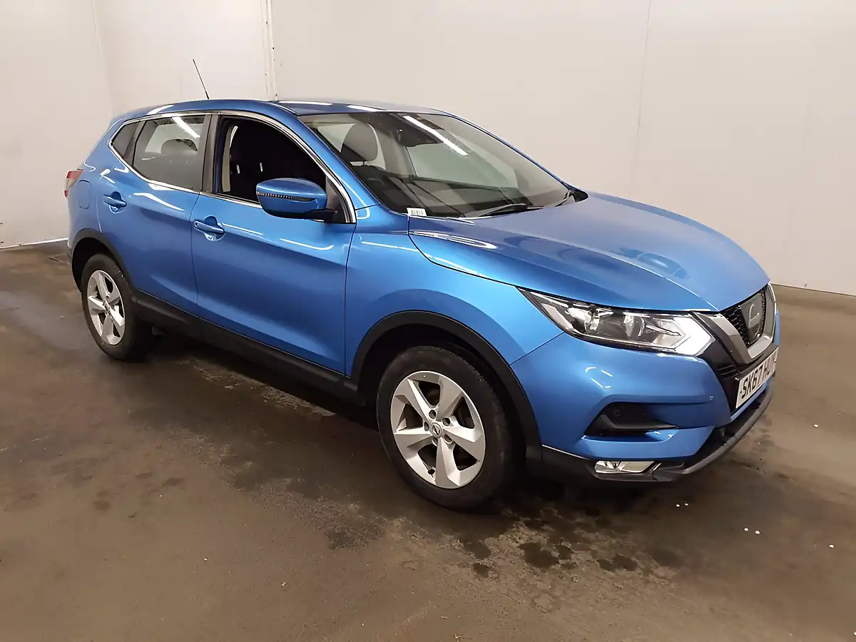 Used 2017 Nissan Qashqai Acenta Blue - Front View