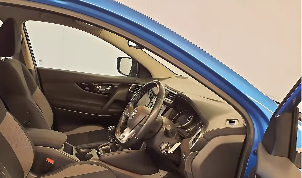 Used 2017 Nissan Qashqai Acenta Blue - Interior and Exterior details 2