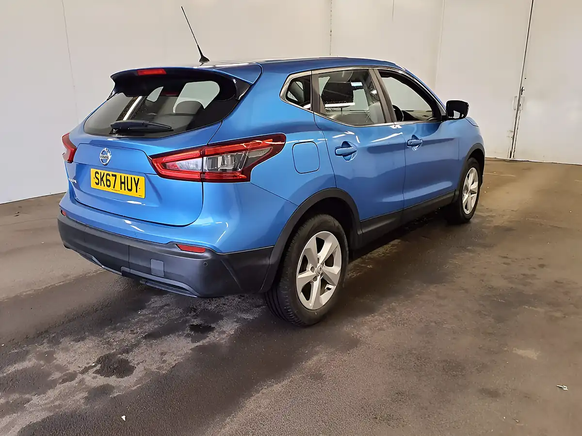 Used 2017 Nissan Qashqai Acenta Blue - Interior and Exterior details 6