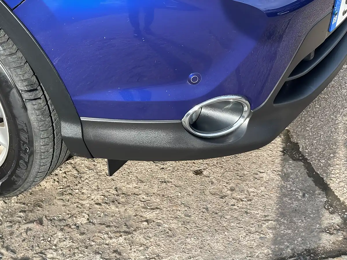 Used 2017 Nissan Qashqai Acenta Blue - Interior and Exterior details 12
