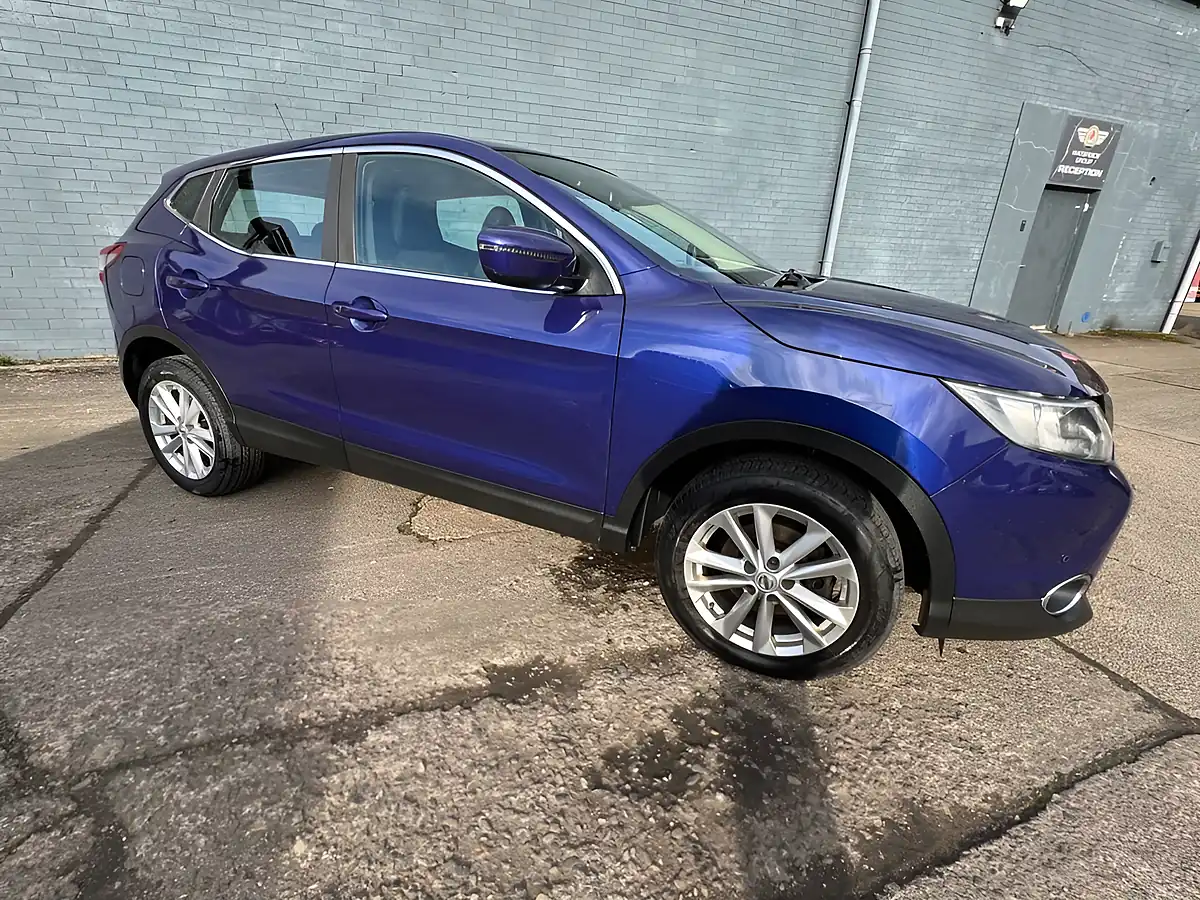 Used 2017 Nissan Qashqai Acenta Blue - Interior and Exterior details 16