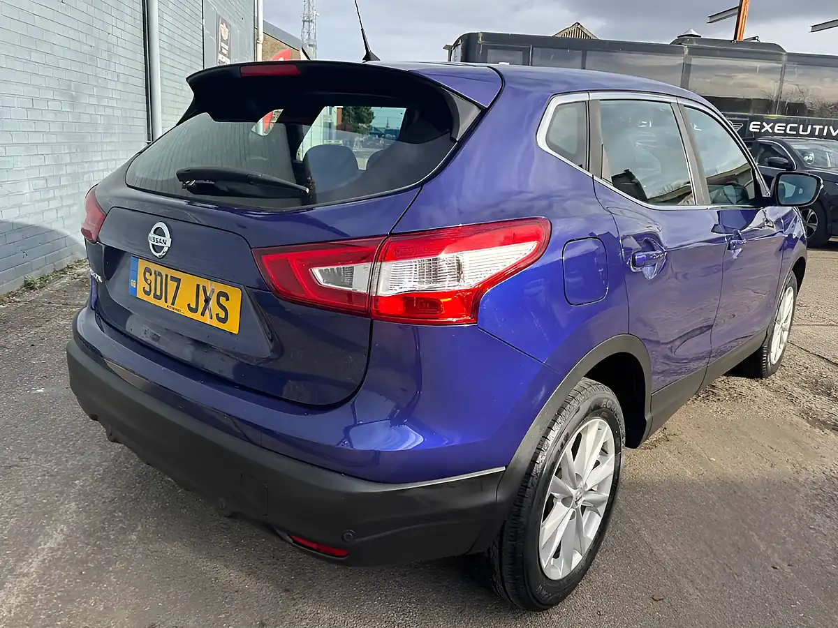 Used 2017 Nissan Qashqai Acenta Blue - Interior and Exterior details 17