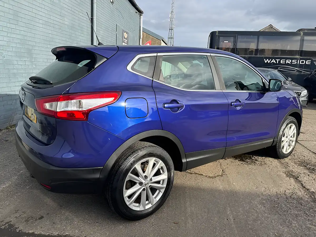Used 2017 Nissan Qashqai Acenta Blue - Interior and Exterior details 18