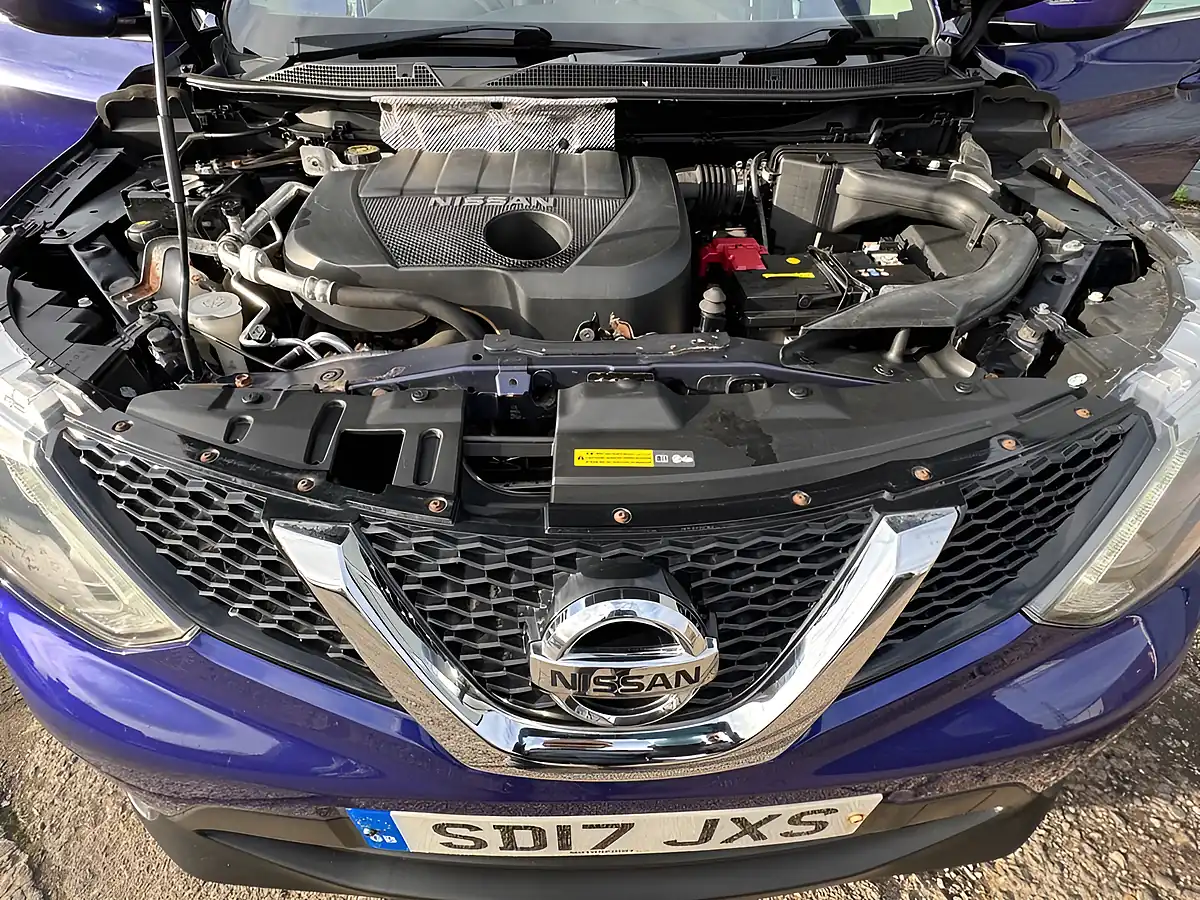 Used 2017 Nissan Qashqai Acenta Blue - Interior and Exterior details 5