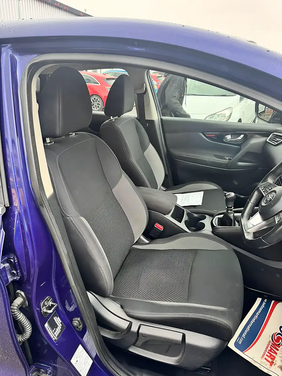 Used 2017 Nissan Qashqai Acenta Blue - Interior and Exterior details 12