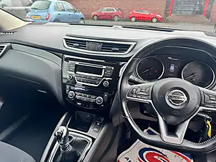 Used 2017 Nissan Qashqai Acenta Blue - Interior and Exterior details 13