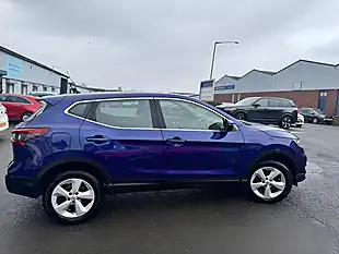 Used 2017 Nissan Qashqai Acenta Blue - Interior and Exterior details 6