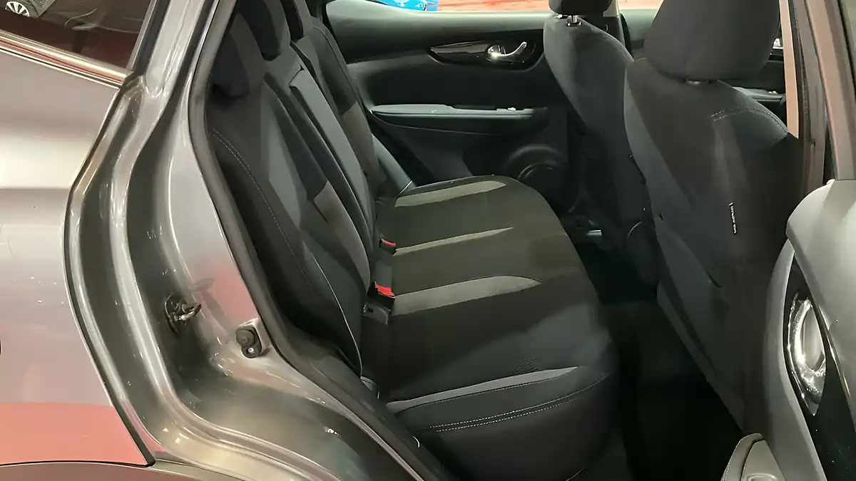 Used 2017 Nissan Qashqai Acenta Grey - Interior and Exterior details 10