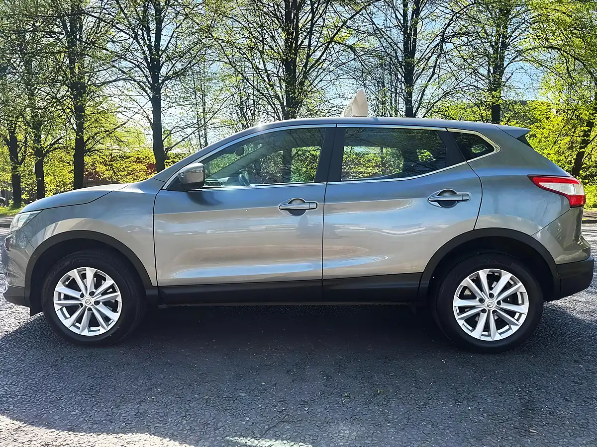 Used 2017 Nissan Qashqai Acenta Grey - Interior and Exterior details 10