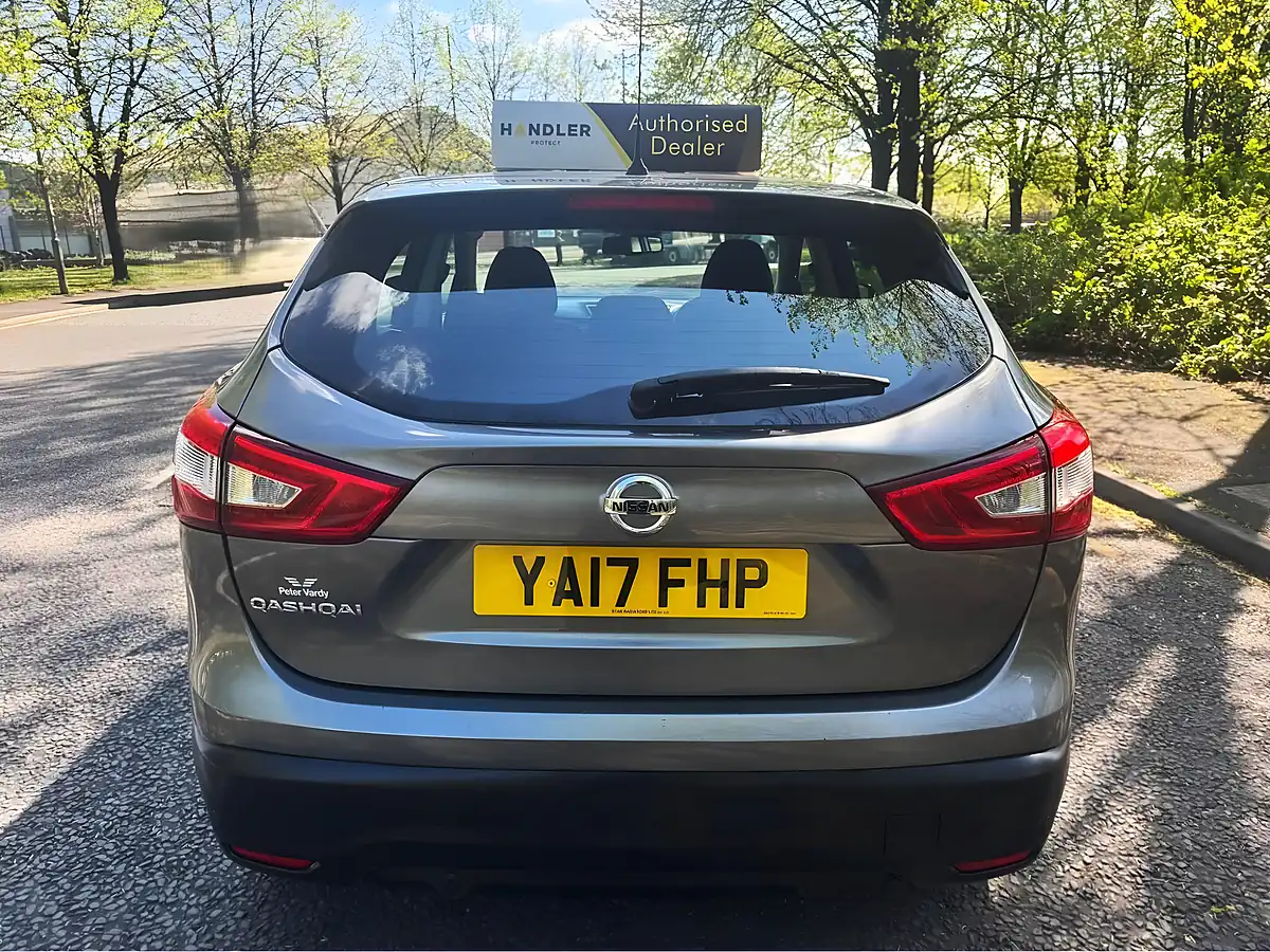 Used 2017 Nissan Qashqai Acenta Grey - Interior and Exterior details 11