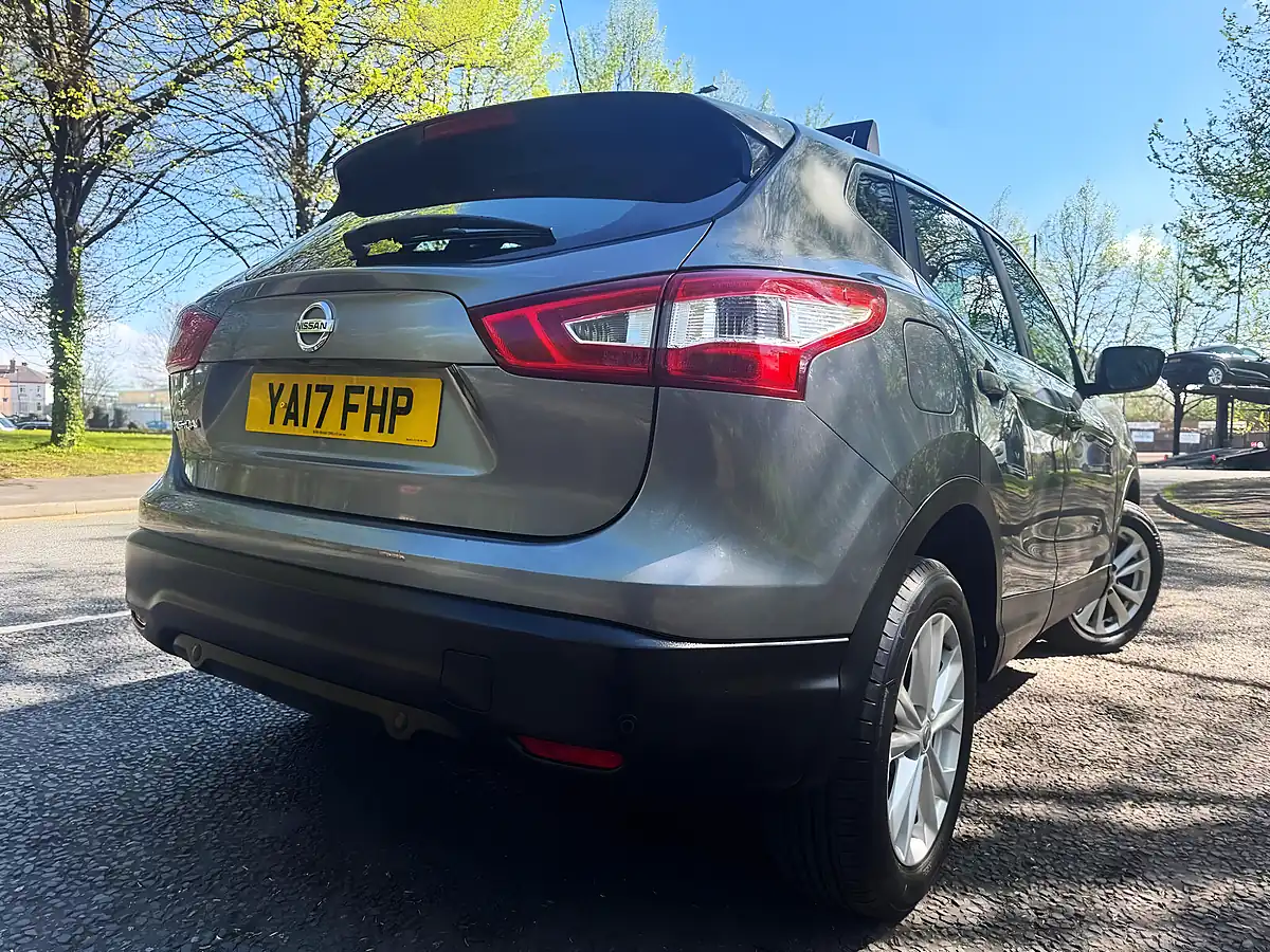 Used 2017 Nissan Qashqai Acenta Grey - Interior and Exterior details 13