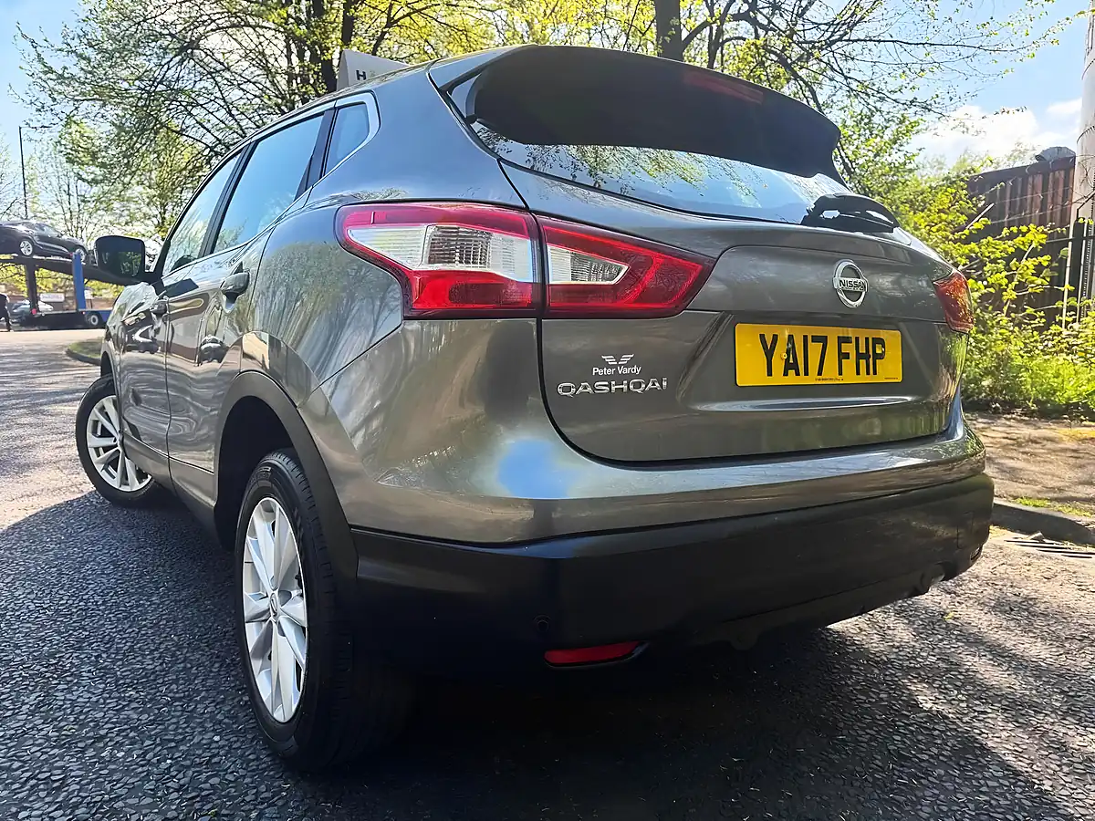 Used 2017 Nissan Qashqai Acenta Grey - Interior and Exterior details 5