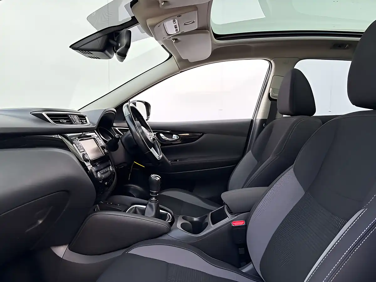 Used 2017 Nissan Qashqai Acenta Pearl Black - Interior and Exterior details 19