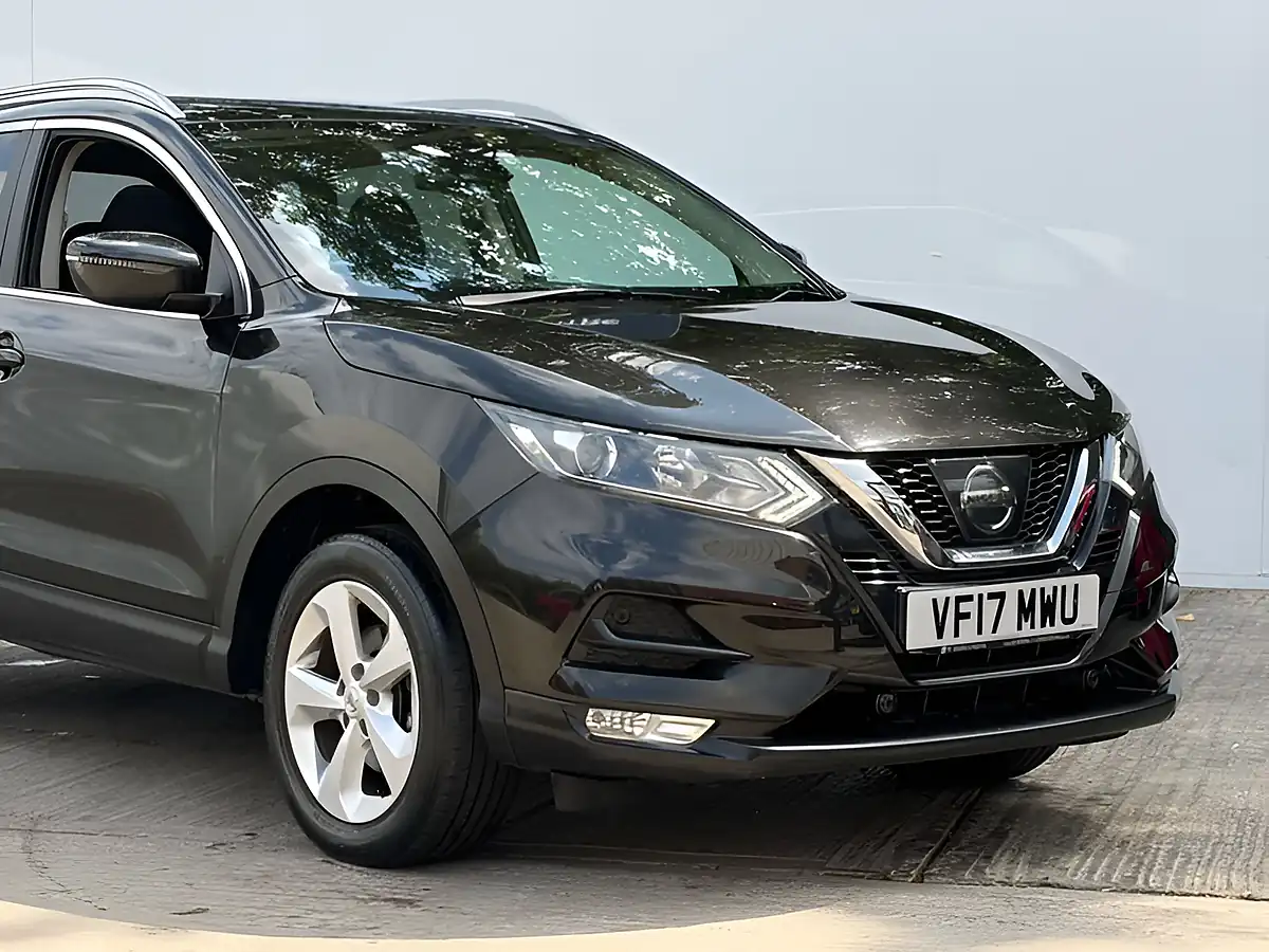 Used 2017 Nissan Qashqai Acenta Pearl Black - Interior and Exterior details 3