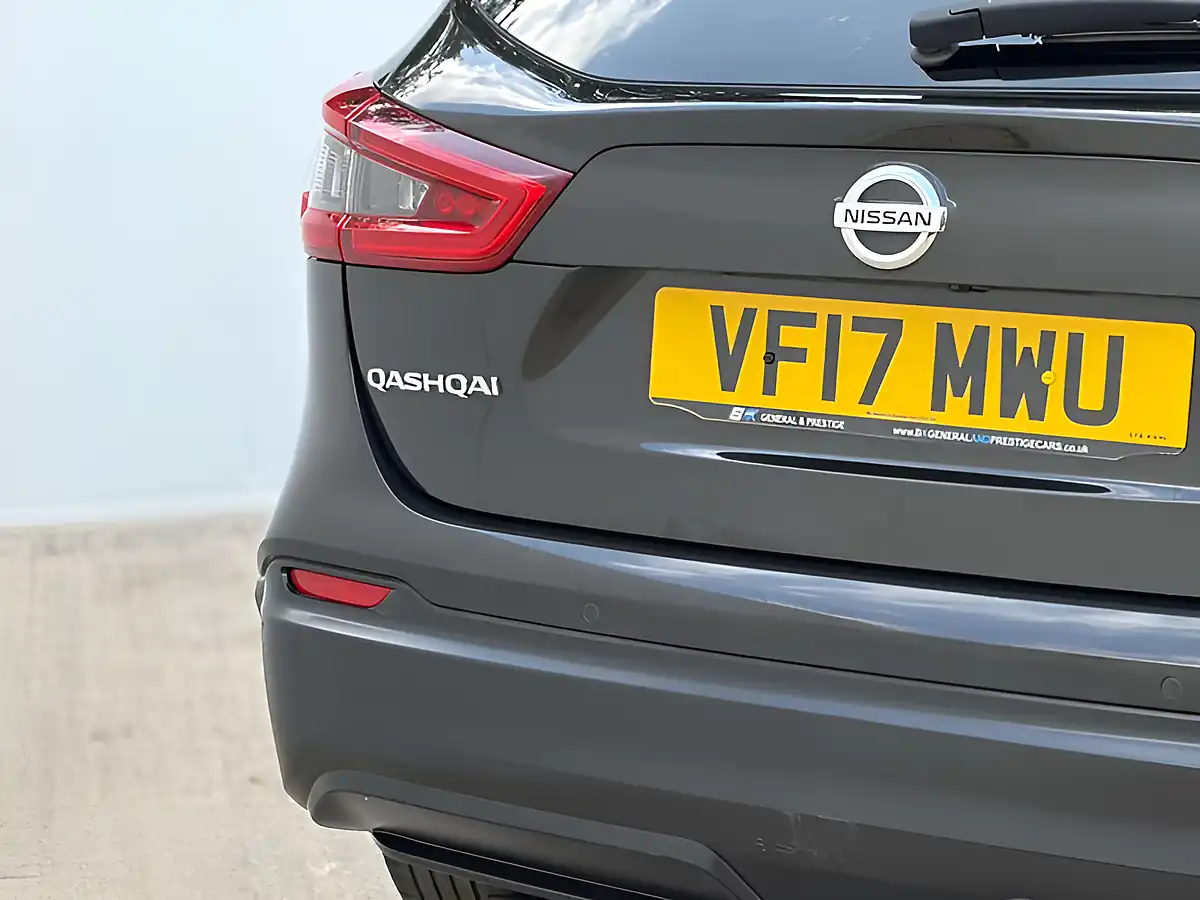 Used 2017 Nissan Qashqai Acenta Pearl Black - Interior and Exterior details 6