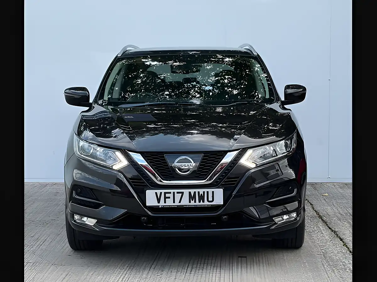 Used 2017 Nissan Qashqai Acenta Pearl Black - Interior and Exterior details 8