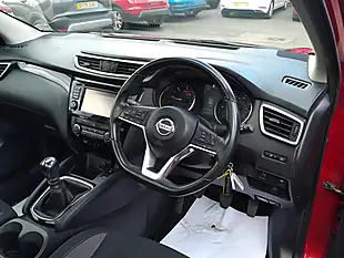 Used 2017 Nissan Qashqai Acenta Red - Interior and Exterior details 11