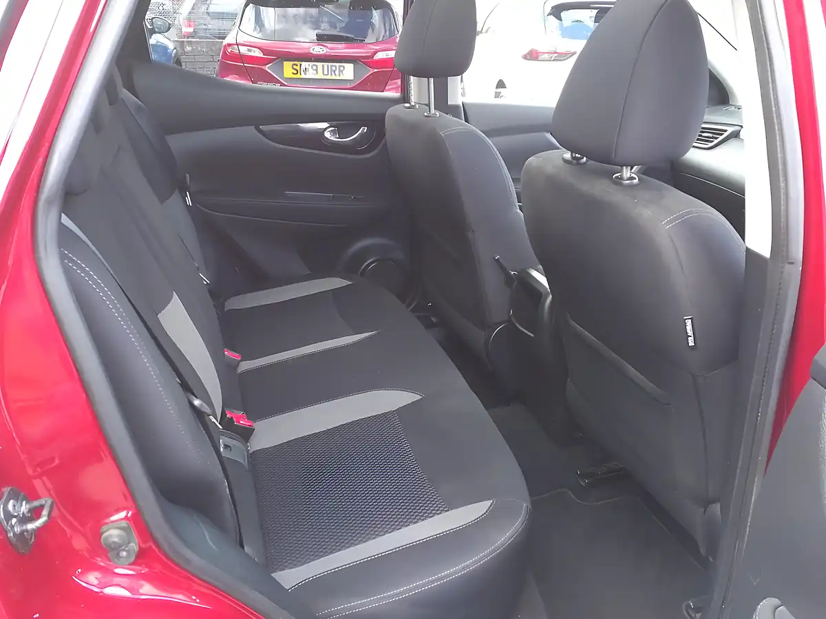 Used 2017 Nissan Qashqai Acenta Red - Interior and Exterior details 14
