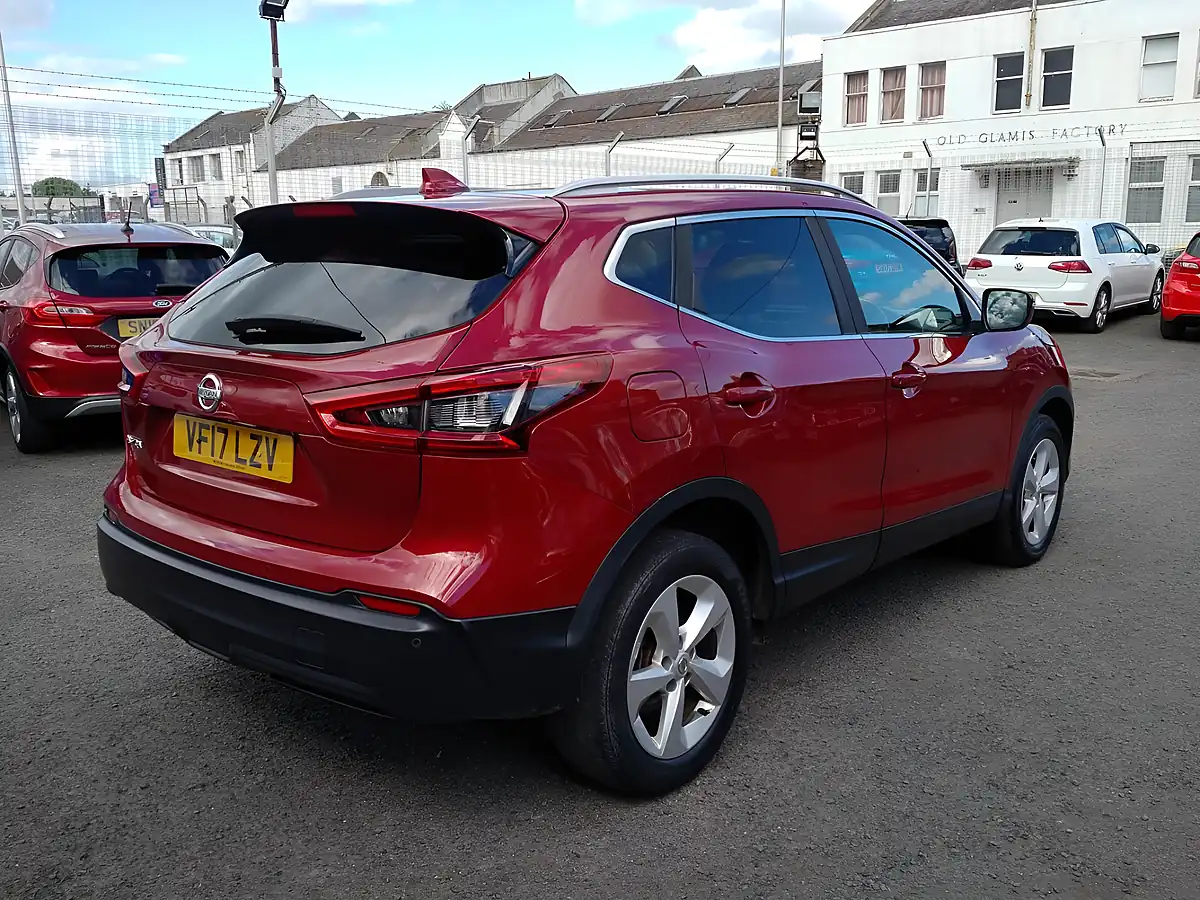 Used 2017 Nissan Qashqai Acenta Red - Interior and Exterior details 5