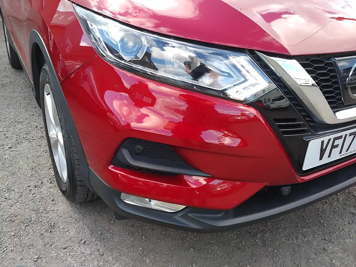 Used 2017 Nissan Qashqai Acenta Red - Interior and Exterior details 9