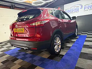 Used 2017 Nissan Qashqai Acenta Red - Interior and Exterior details 11