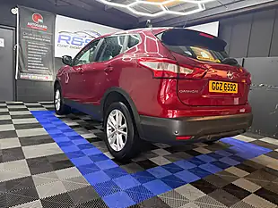 Used 2017 Nissan Qashqai Acenta Red - Interior and Exterior details 13