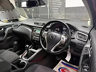 Used 2017 Nissan Qashqai Acenta Red - Interior and Exterior details 17