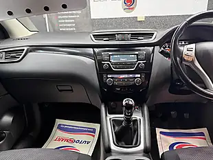 Used 2017 Nissan Qashqai Acenta Red - Interior and Exterior details 18