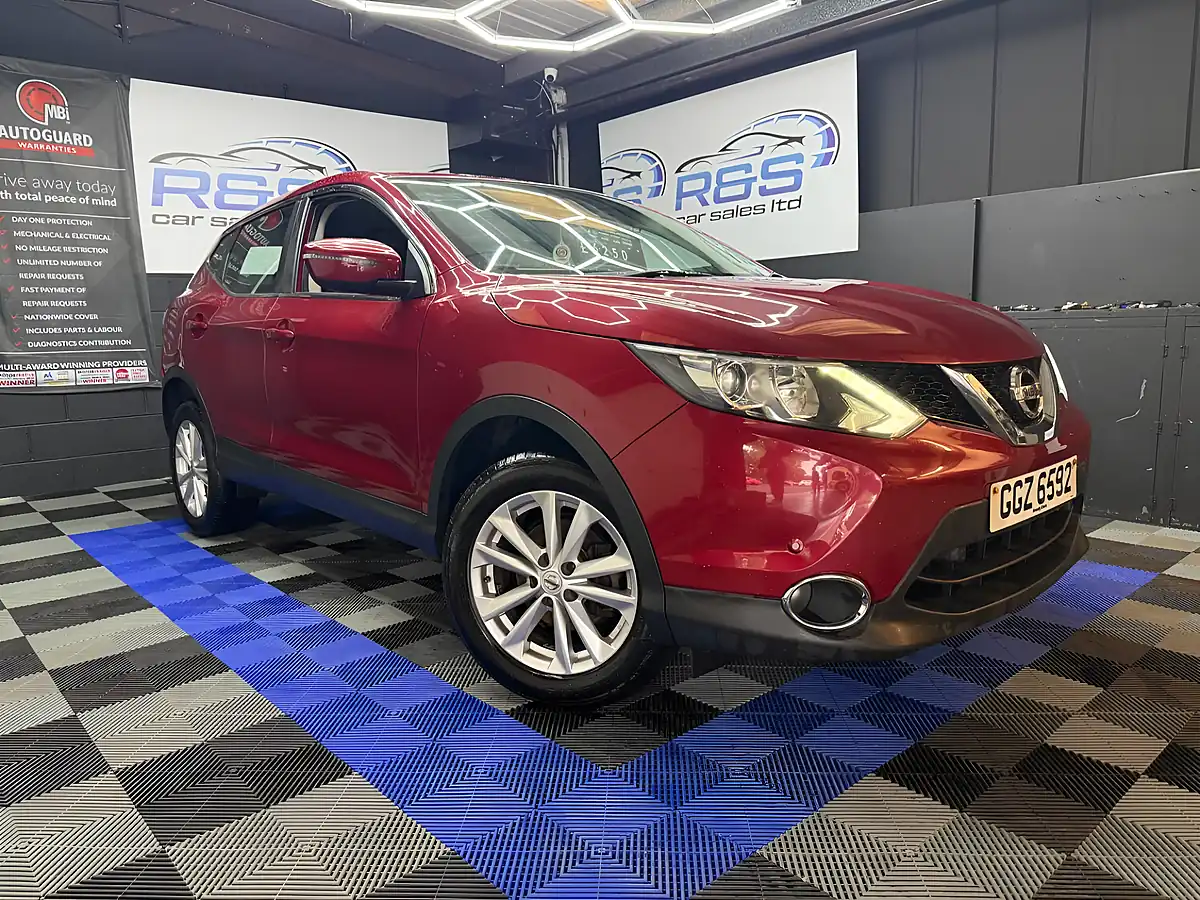 Used 2017 Nissan Qashqai Acenta Red - Interior and Exterior details 2