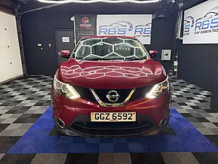 Used 2017 Nissan Qashqai Acenta Red - Interior and Exterior details 3